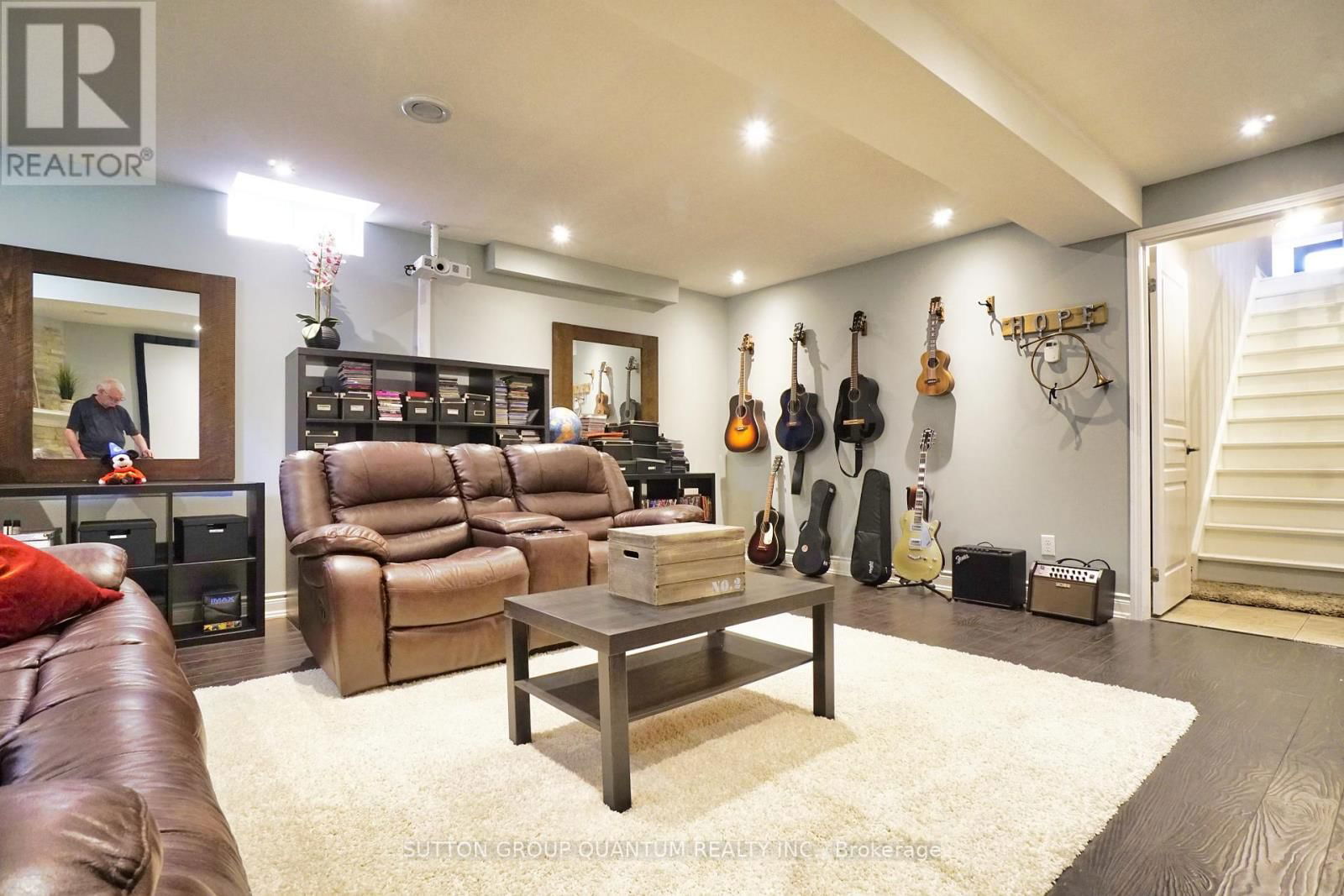 71 VERSAILLES CRESCENT Image 20