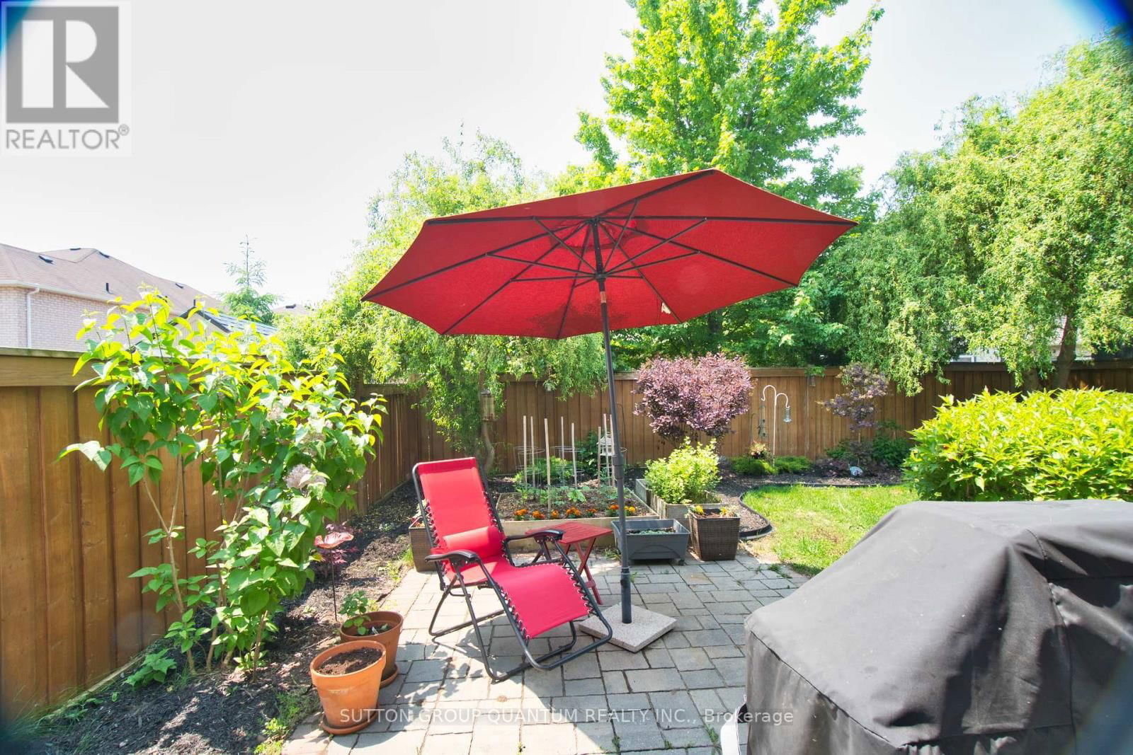 71 VERSAILLES CRESCENT Image 28