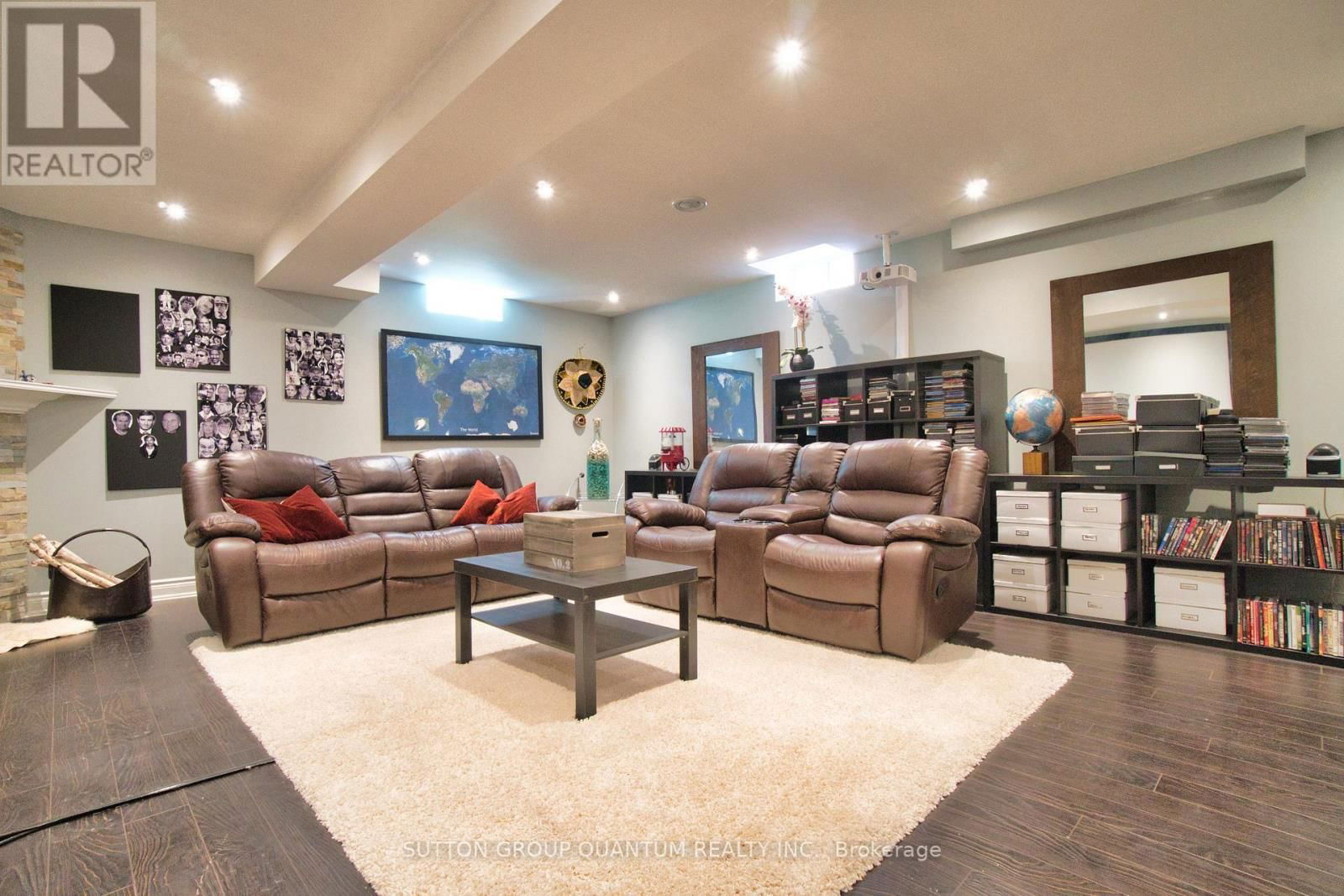 71 VERSAILLES CRESCENT Image 31