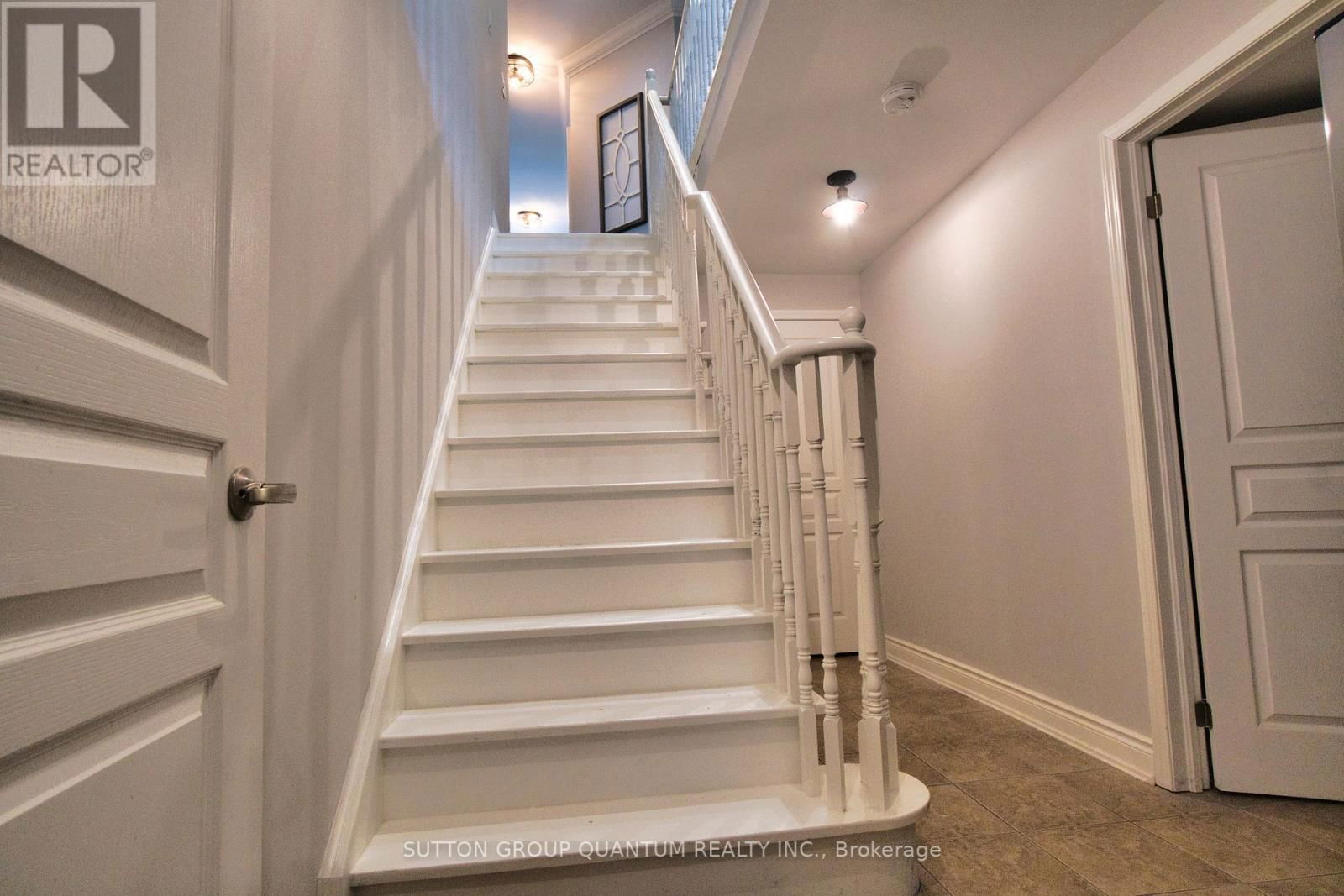 71 VERSAILLES CRESCENT Image 34