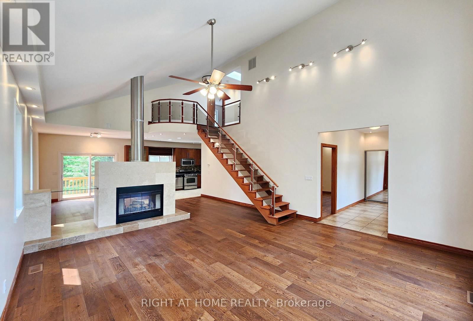 2384 CHAMPLAIN ROAD Image 3