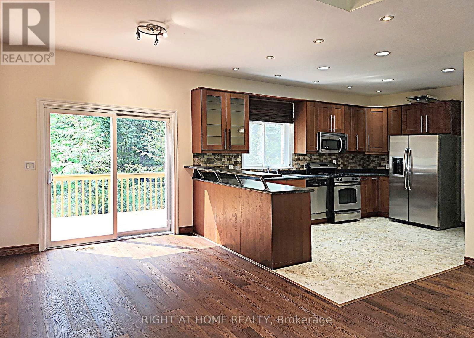 2384 CHAMPLAIN ROAD Image 5