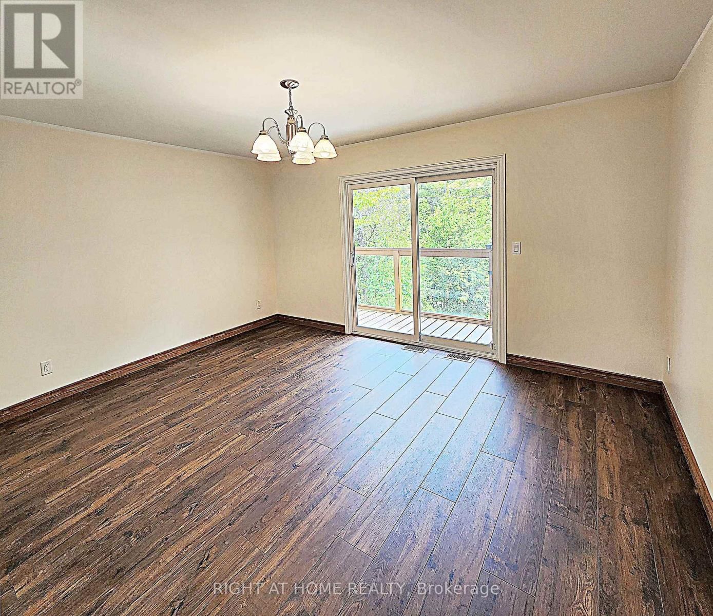 2384 CHAMPLAIN ROAD Image 7