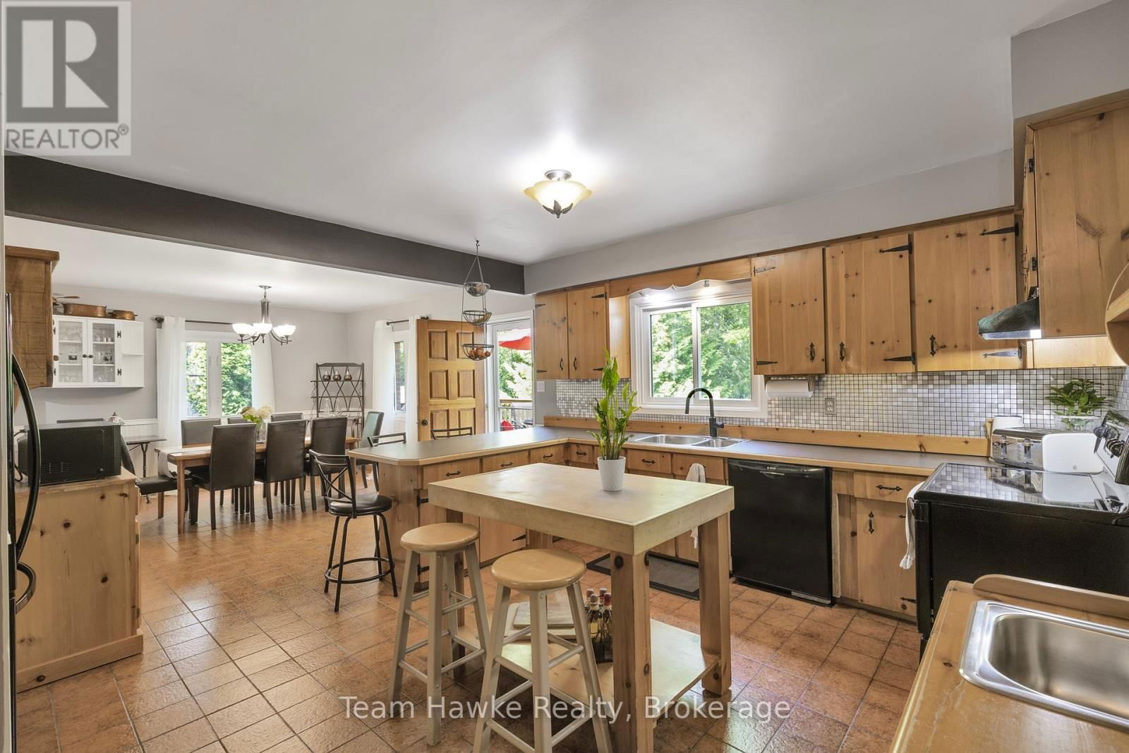 22 CABELL ROAD Image 15
