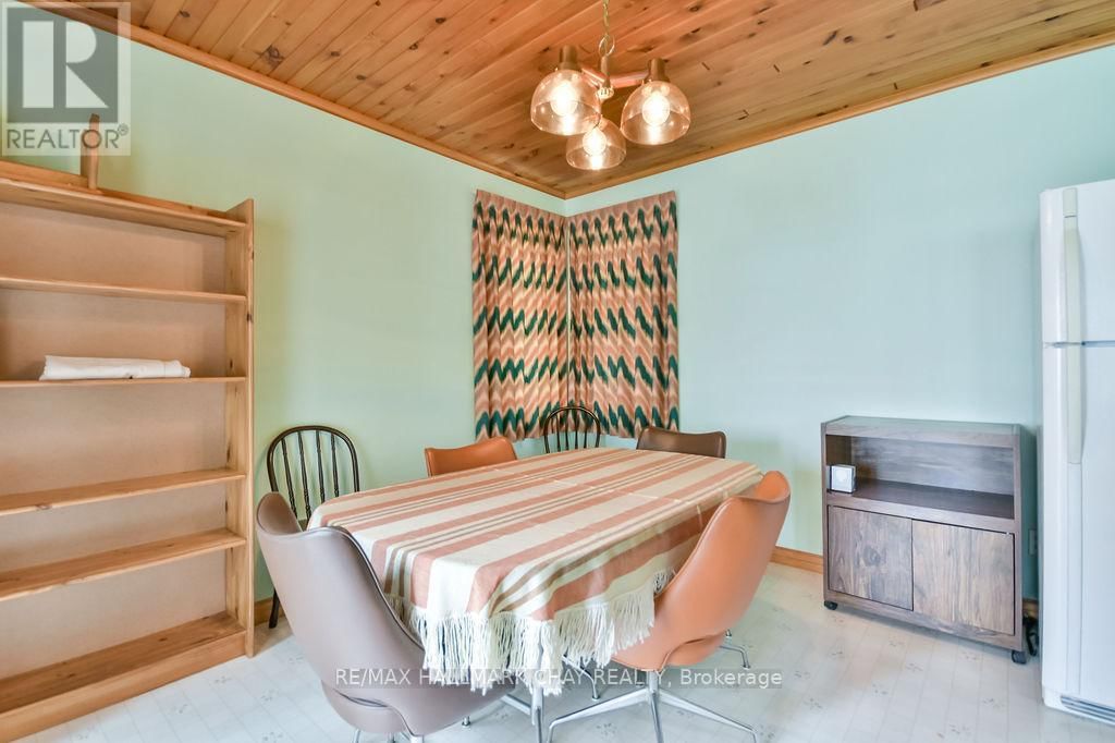 5566 GRAY'S BAY ROAD Image 13