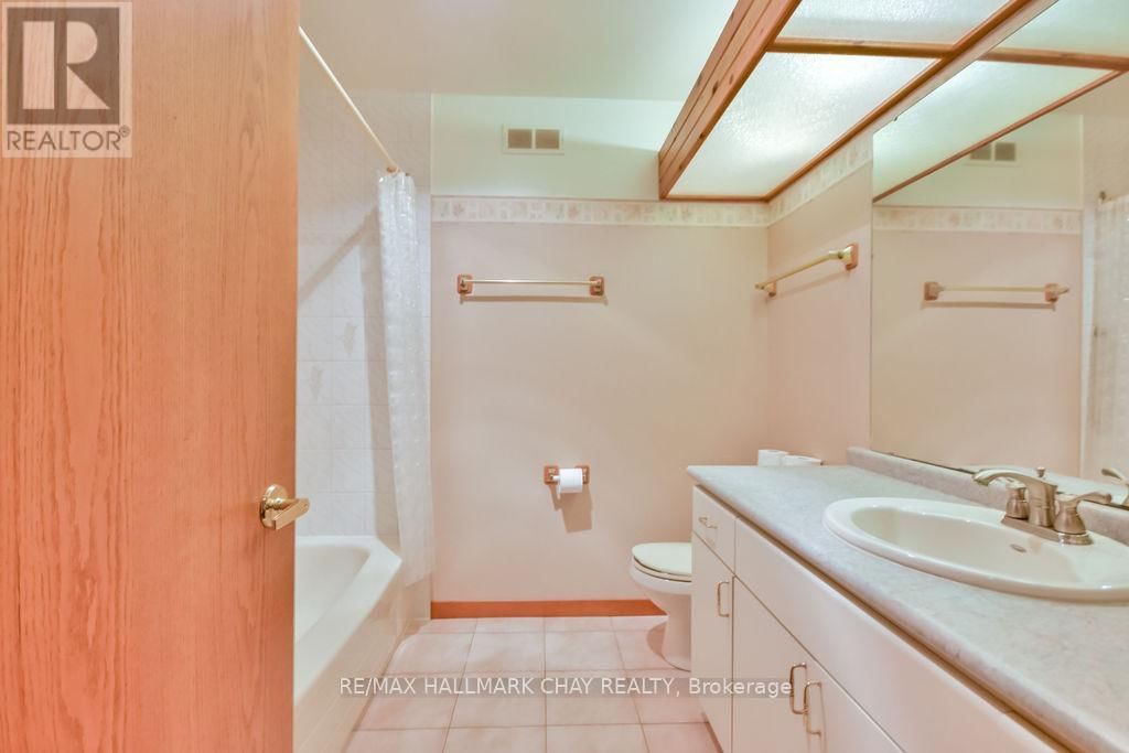 5566 GRAY'S BAY ROAD Image 17