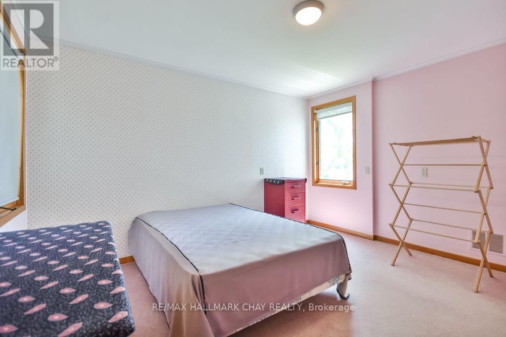 5566 GRAY'S BAY ROAD Image 19