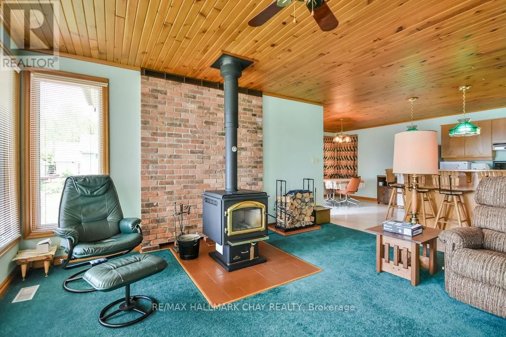 5566 GRAY'S BAY ROAD Image 21