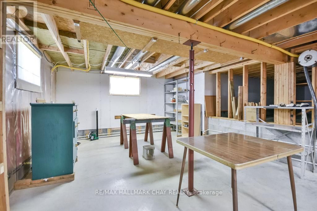 5566 GRAY'S BAY ROAD Image 22