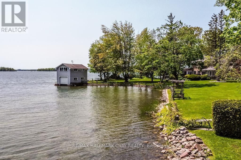 5566 GRAY'S BAY ROAD Image 34