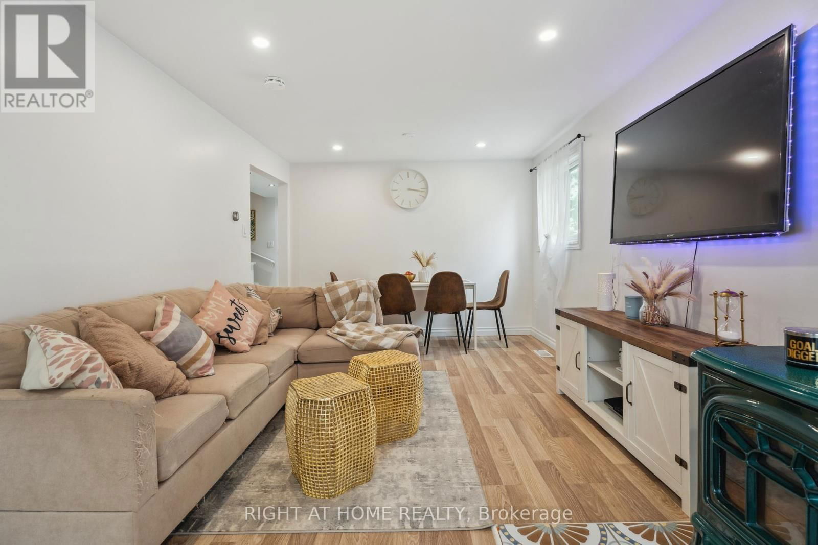 54 SHAKESPEARE CRESCENT Image 17