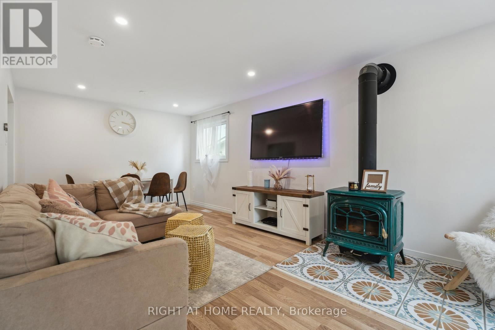 54 SHAKESPEARE CRESCENT Image 19