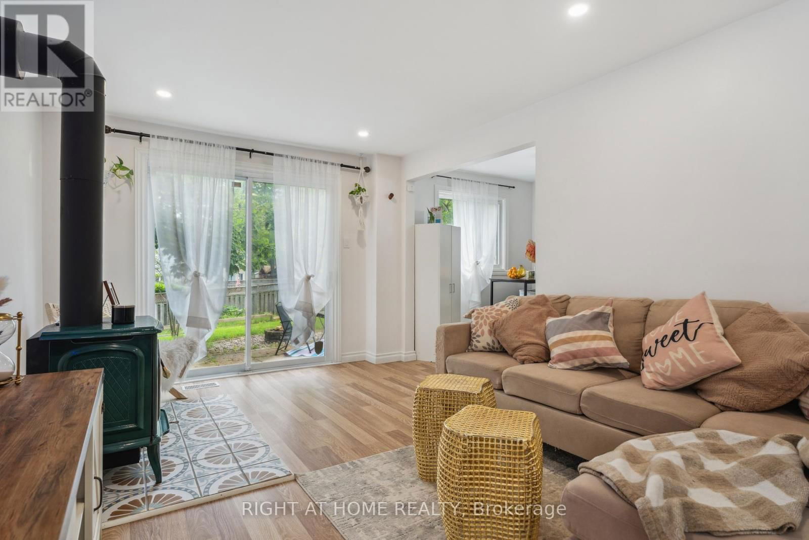 54 SHAKESPEARE CRESCENT Image 21