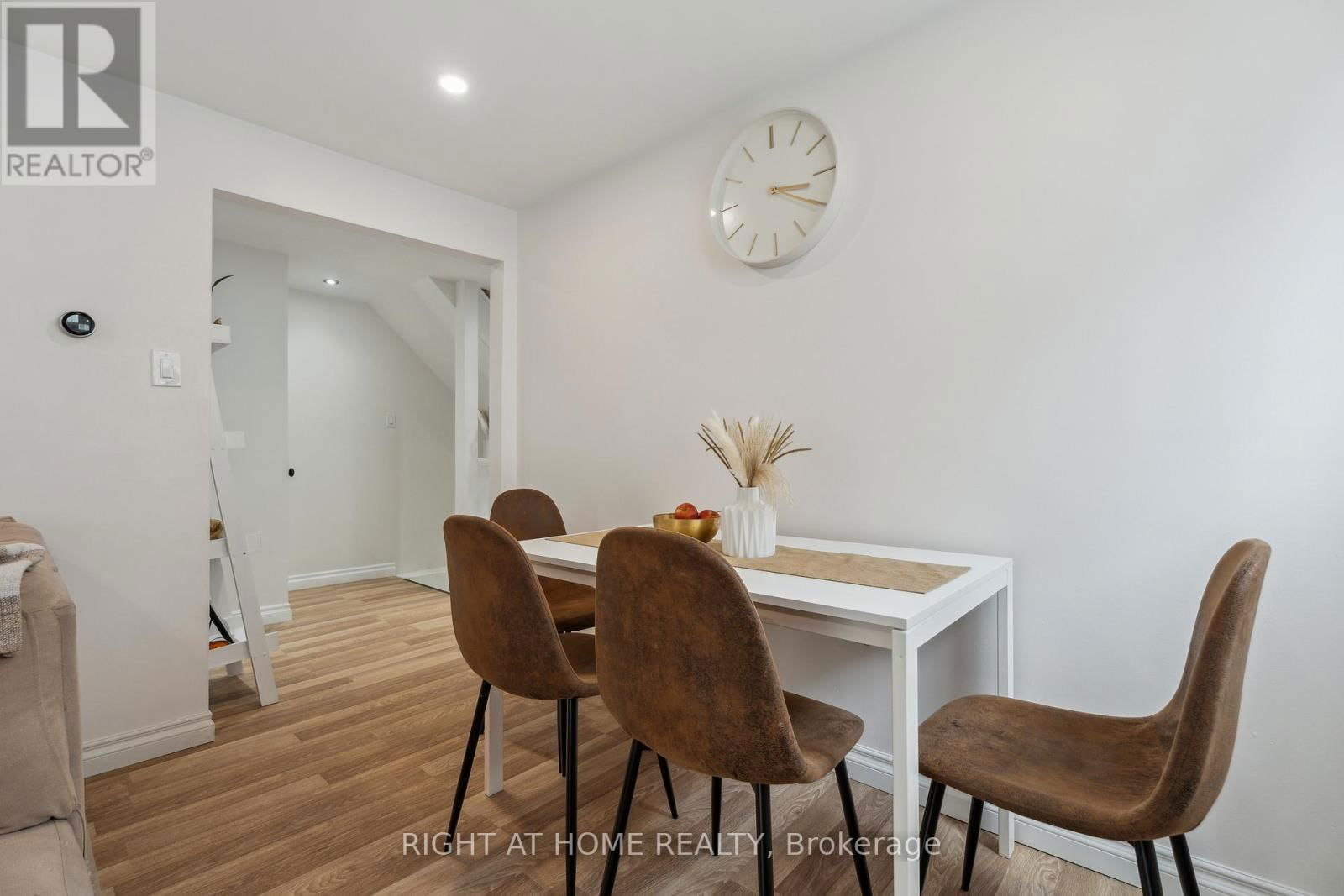54 SHAKESPEARE CRESCENT Image 22