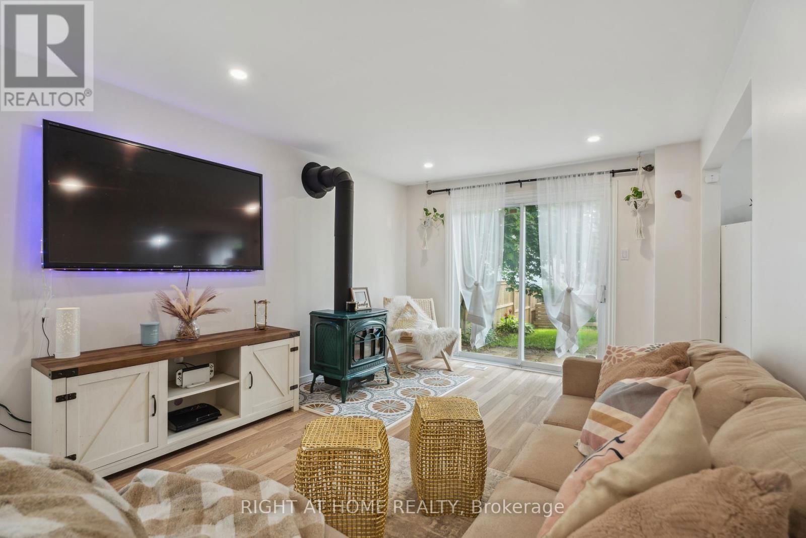 54 SHAKESPEARE CRESCENT Image 24