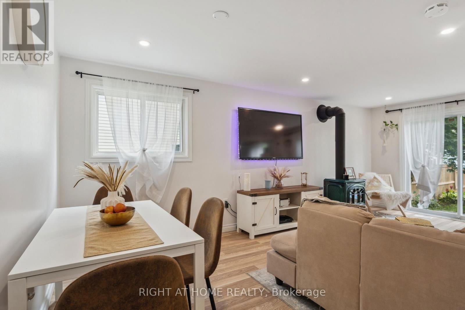 54 SHAKESPEARE CRESCENT Image 26