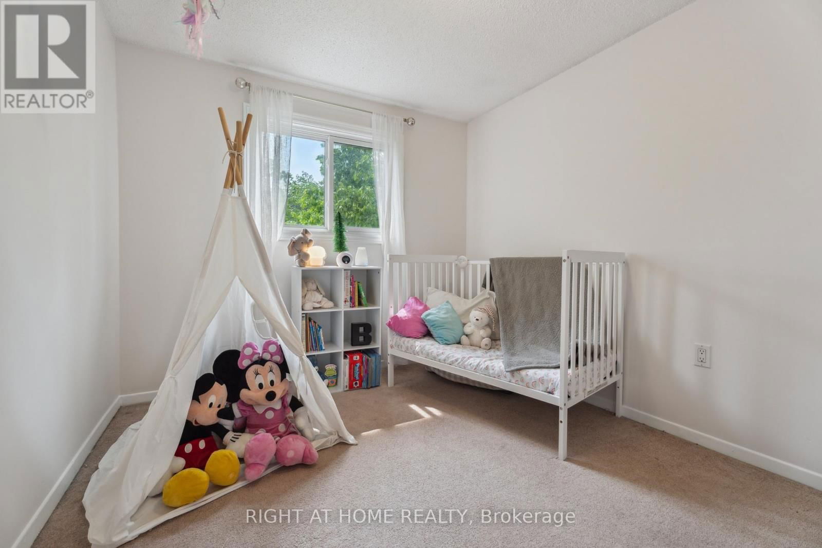 54 SHAKESPEARE CRESCENT Image 31