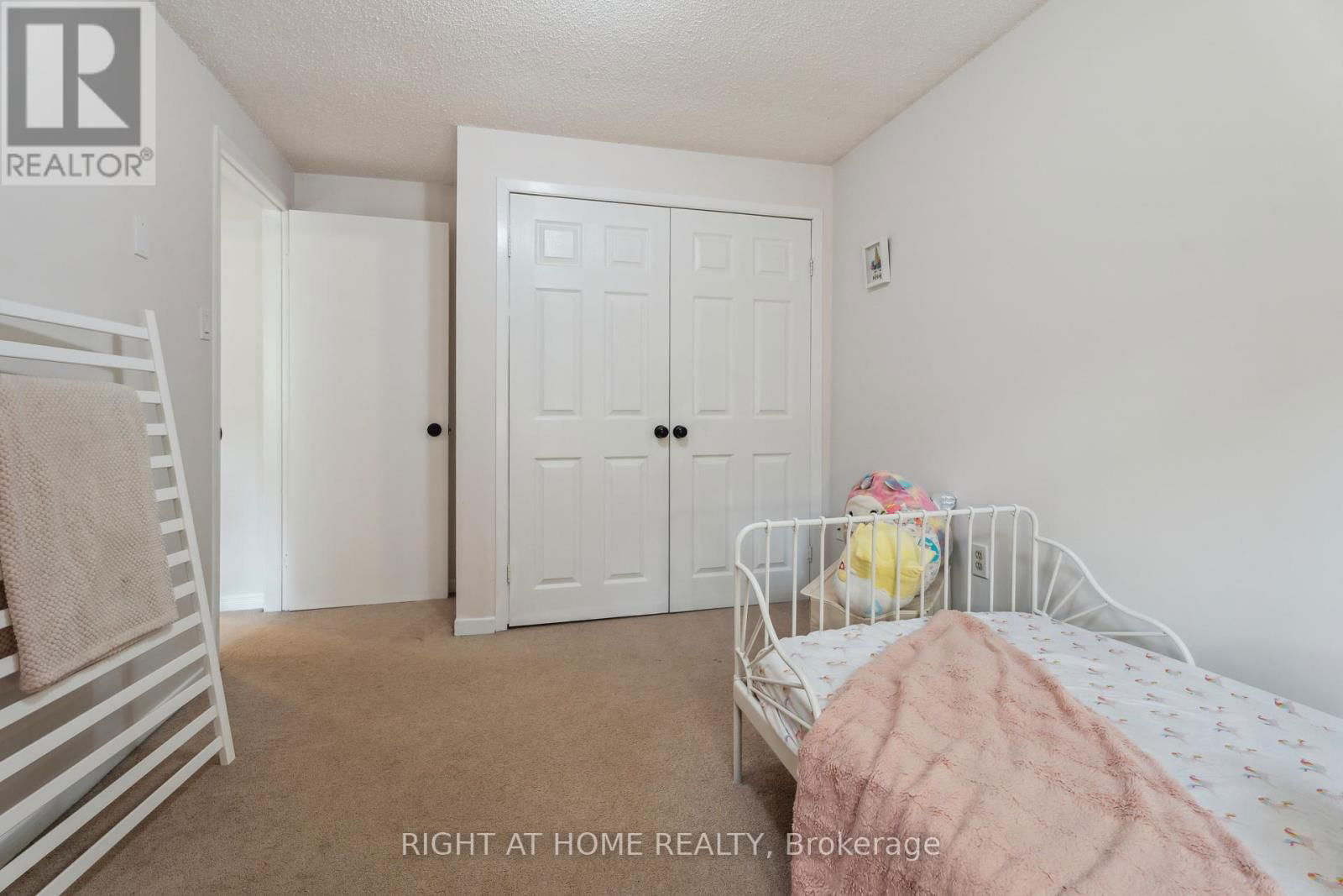 54 SHAKESPEARE CRESCENT Image 34