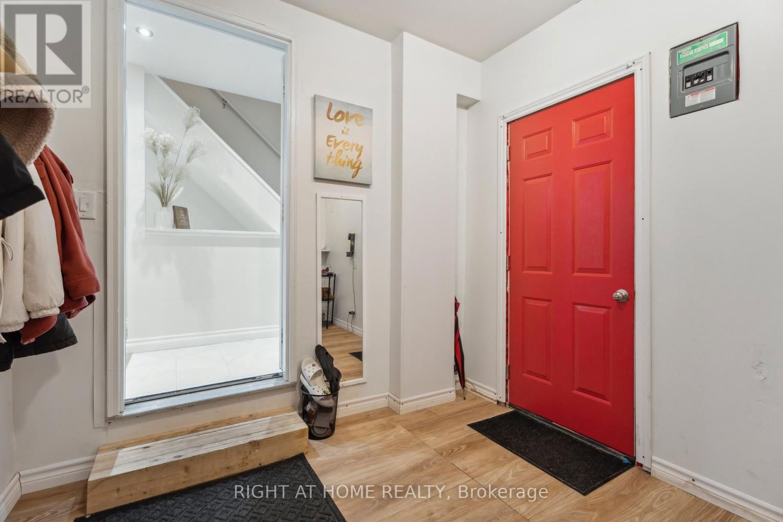 54 SHAKESPEARE CRESCENT Image 38