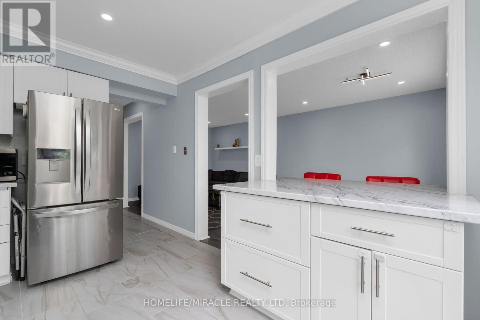 392 LIVINGSTONE STREET WEST Image 13