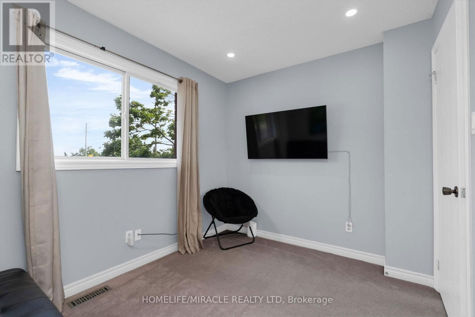392 LIVINGSTONE STREET WEST Image 24