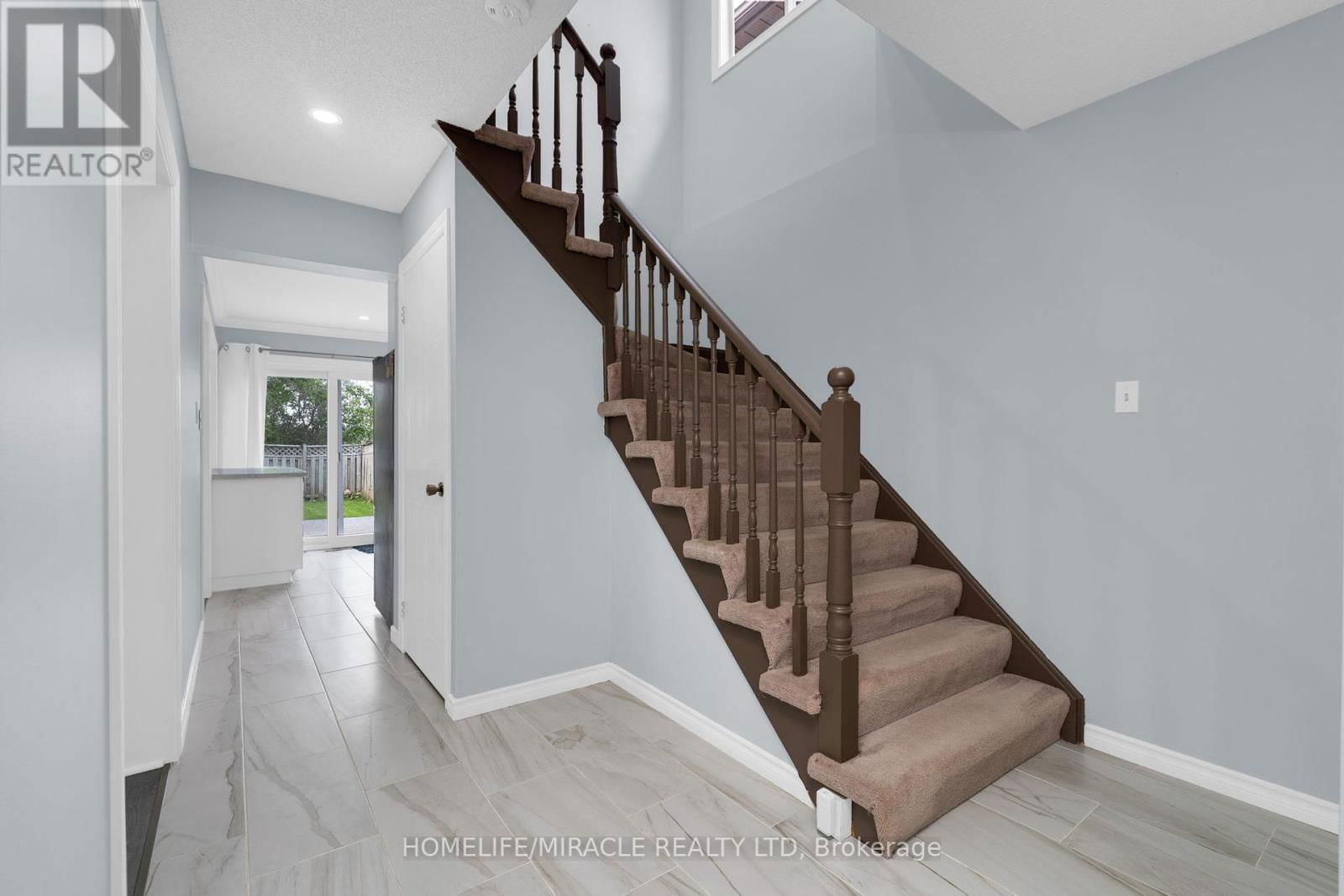 392 LIVINGSTONE STREET WEST Image 7