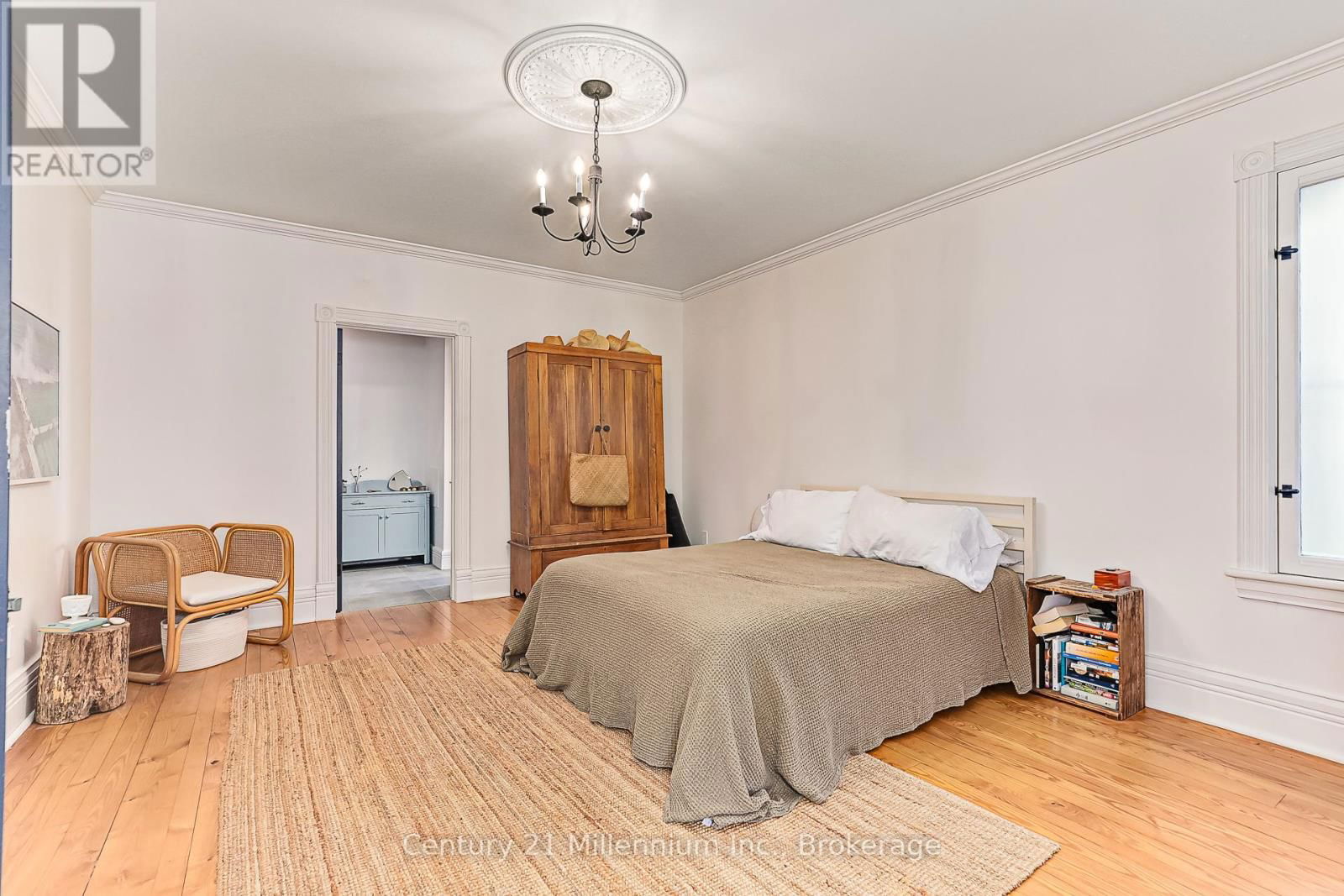285 MAPLE STREET Image 11
