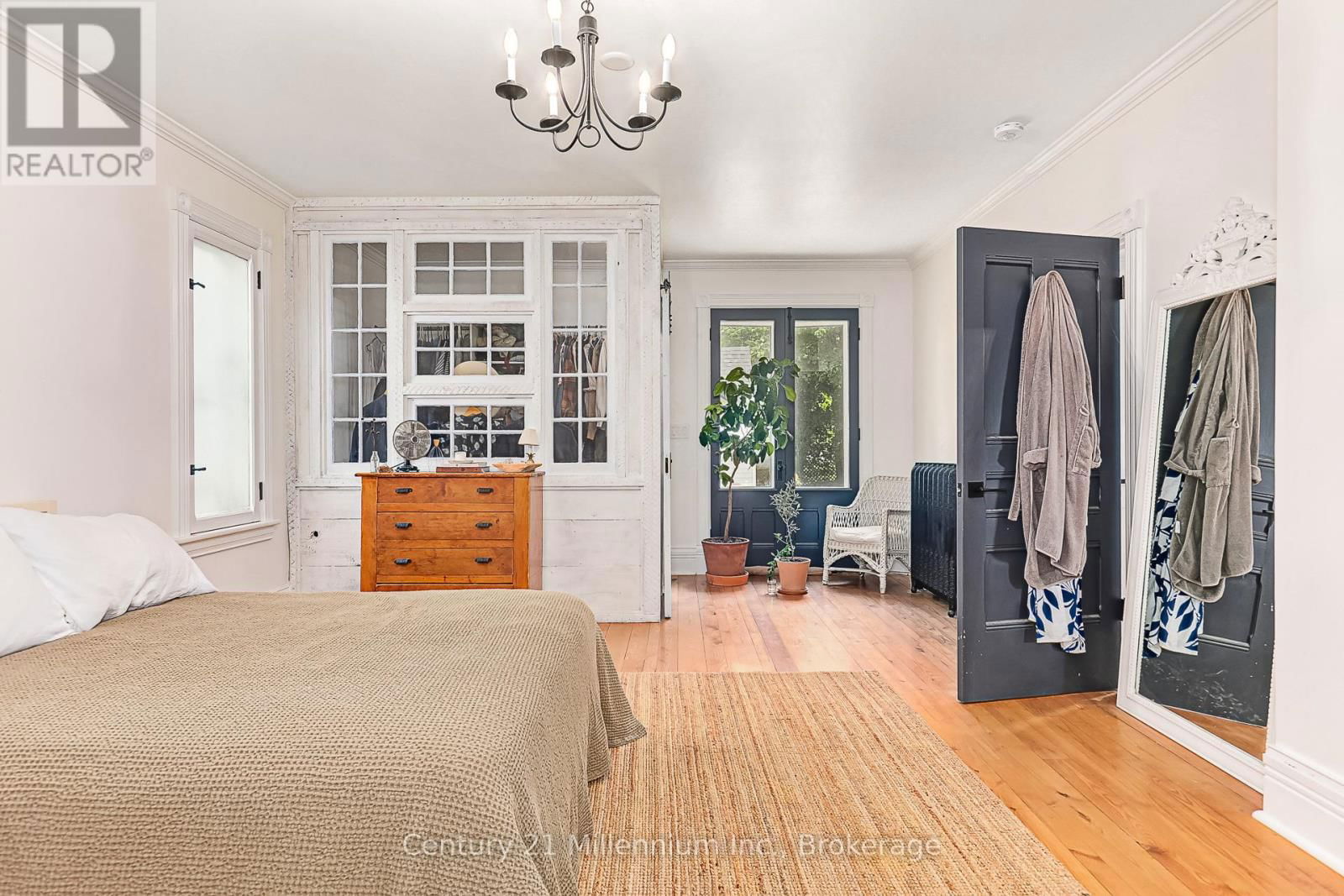 285 MAPLE STREET Image 12
