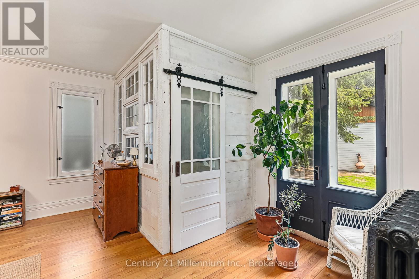 285 MAPLE STREET Image 14