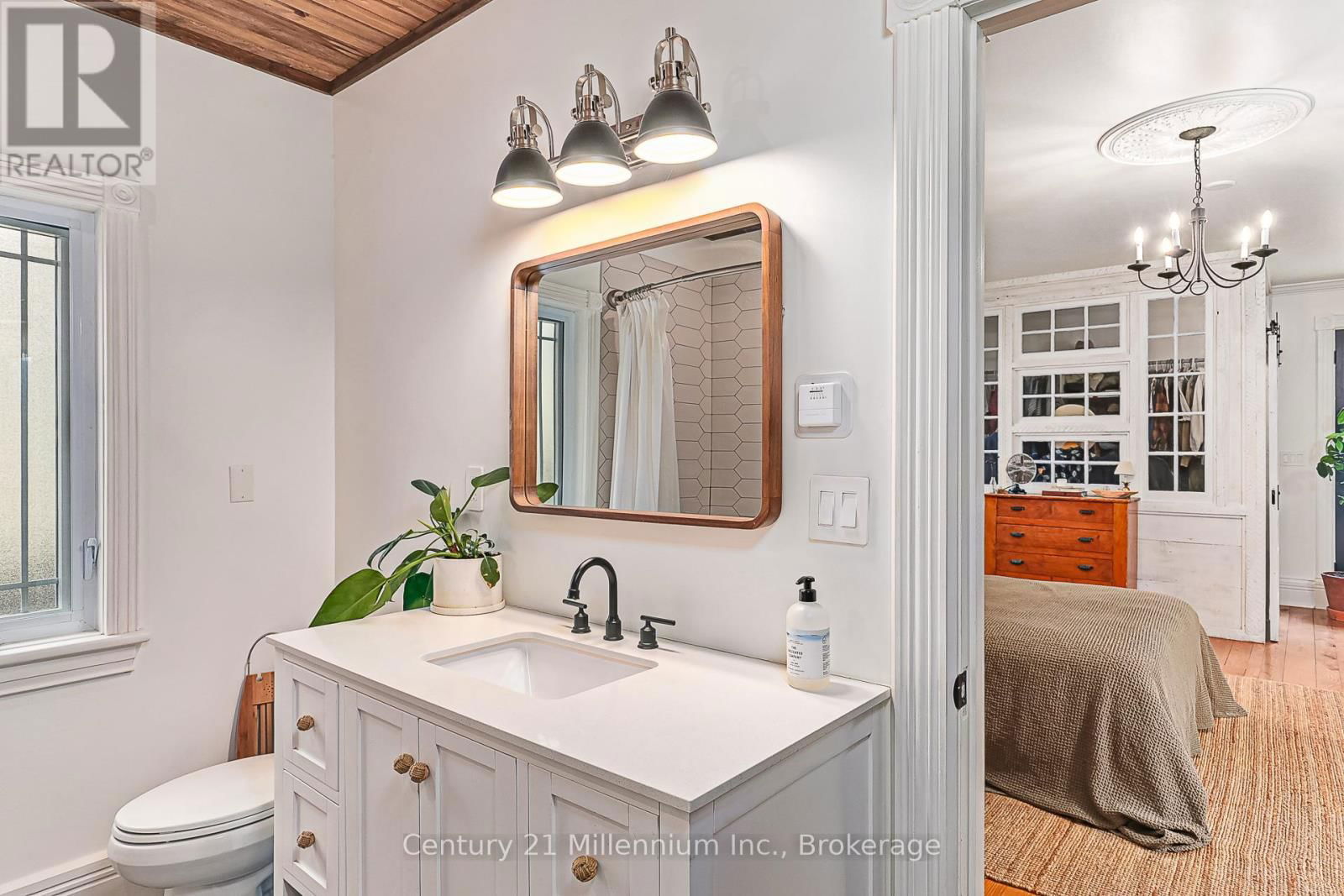 285 MAPLE STREET Image 16