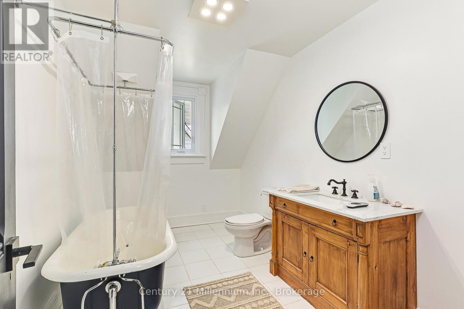 285 MAPLE STREET Image 22
