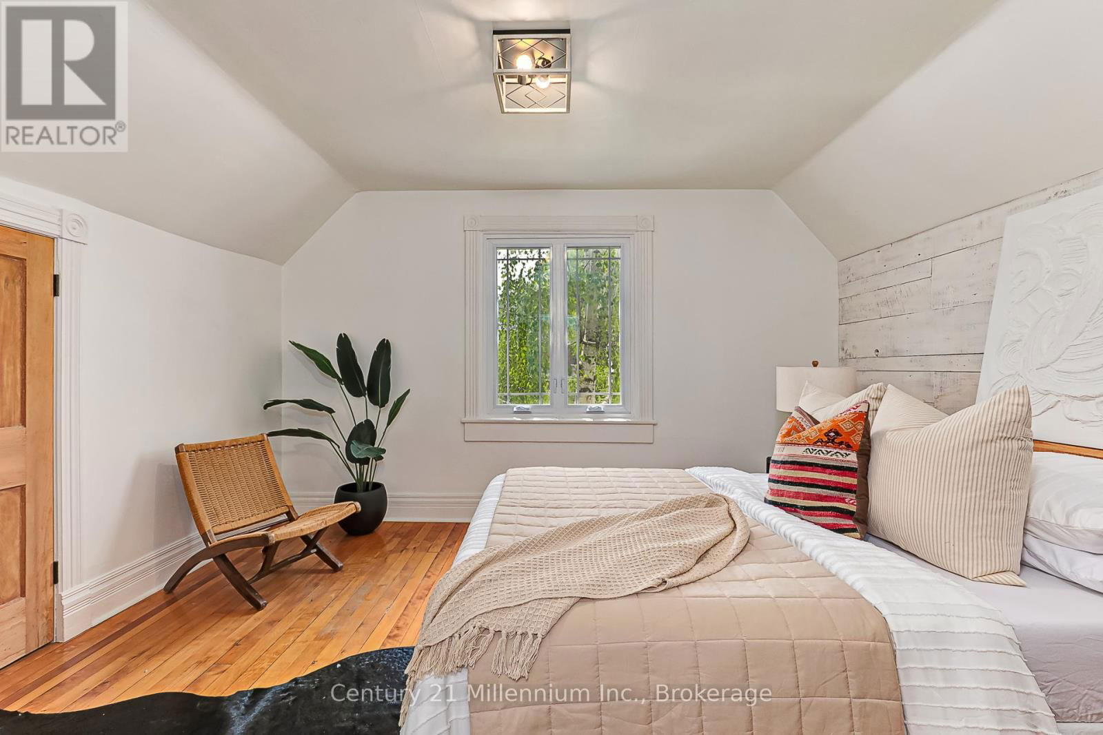 285 MAPLE STREET Image 35
