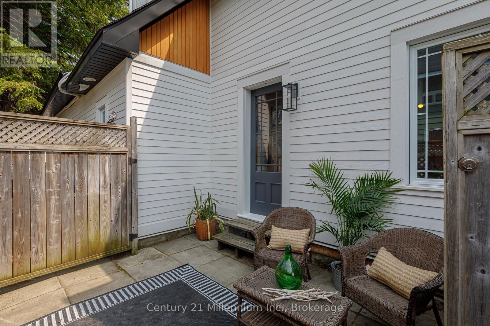 285 MAPLE STREET Image 44