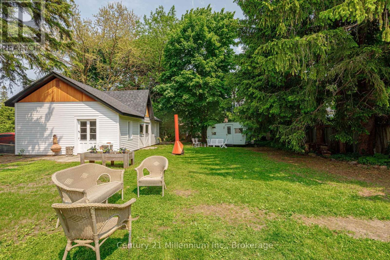 285 MAPLE STREET Image 45