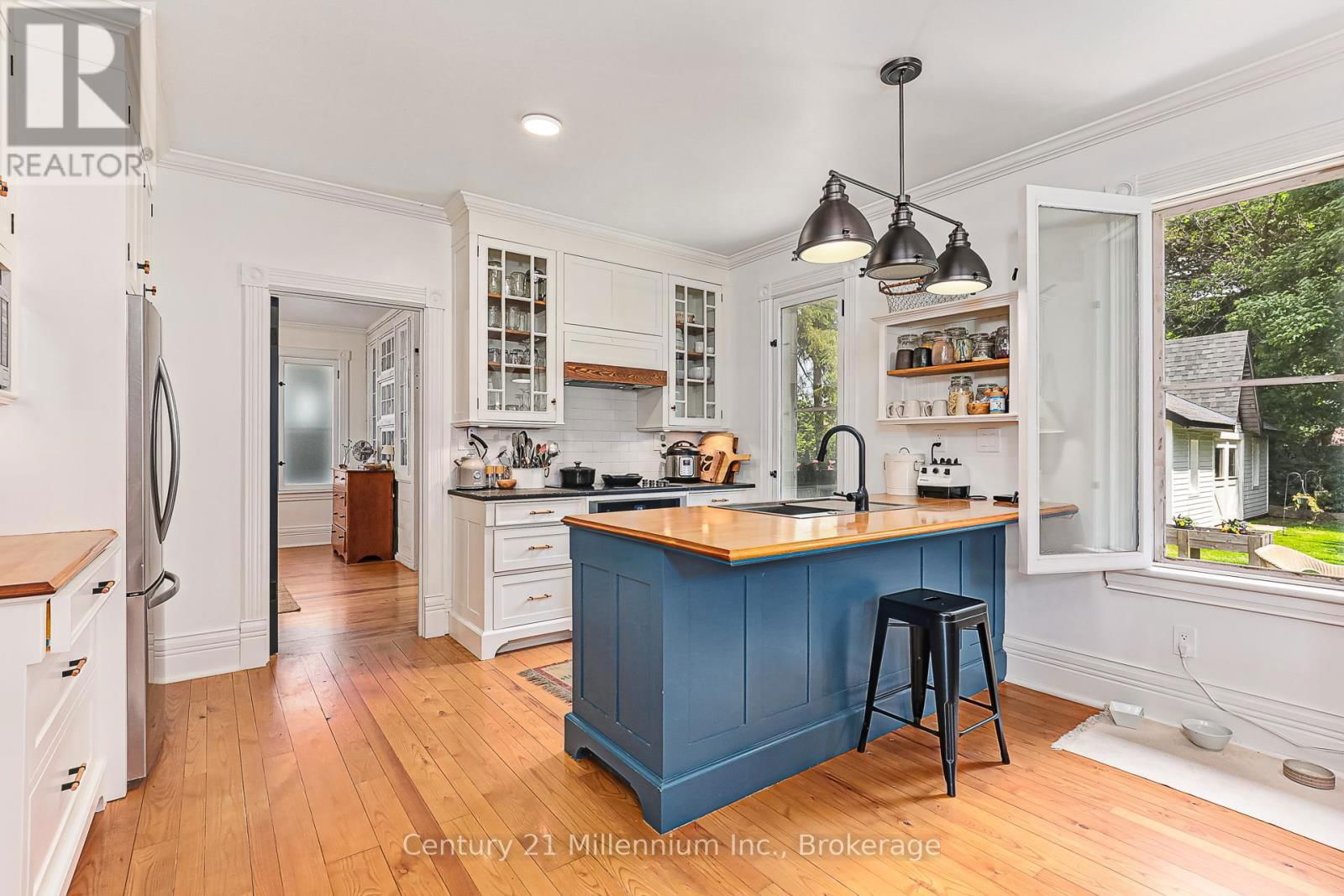 285 MAPLE STREET Image 8