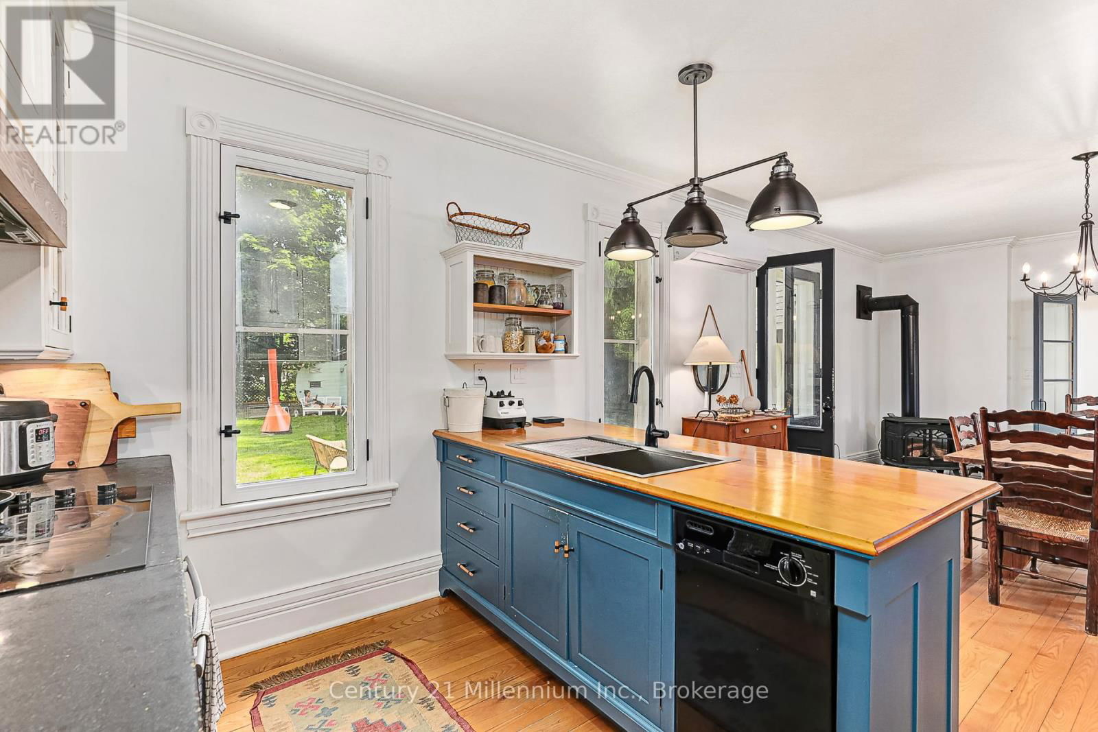 285 MAPLE STREET Image 9