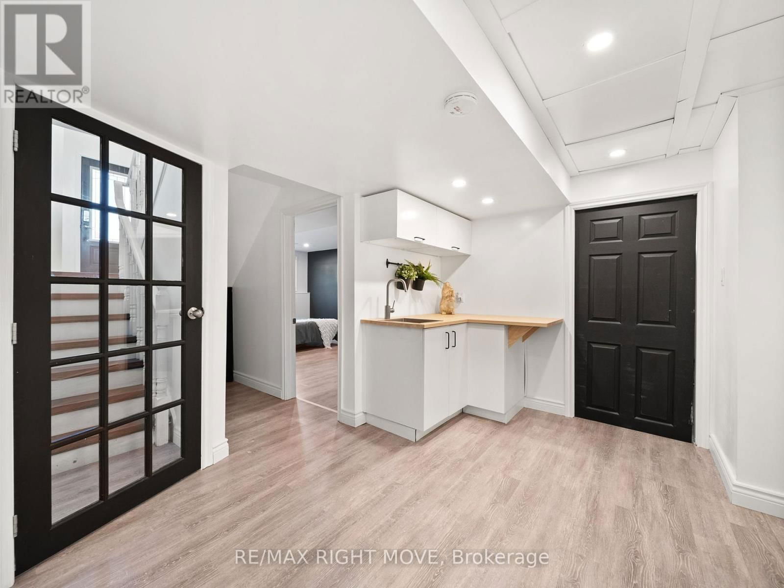 2 CHESTNUT PLACE Image 36