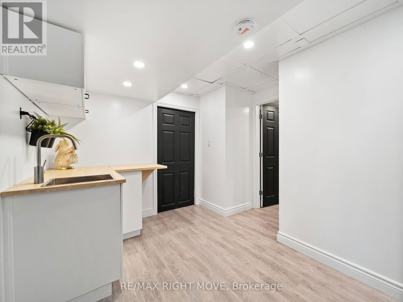 2 CHESTNUT PLACE Image 38