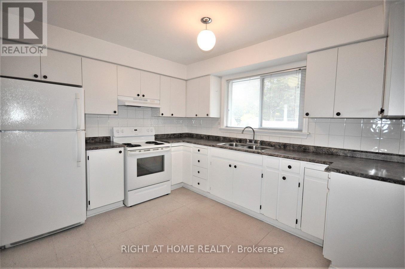 54 ROSE STREET Image 5