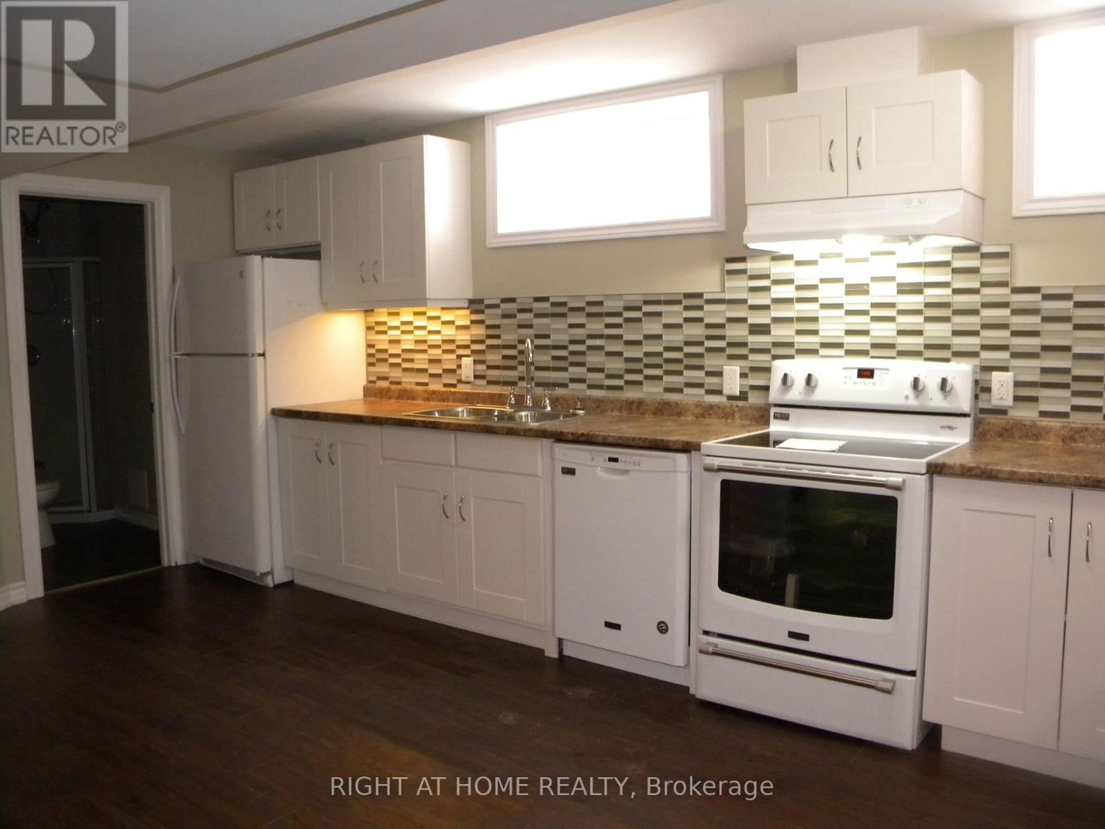 42 WESTMINSTER CIRCLE Image 17