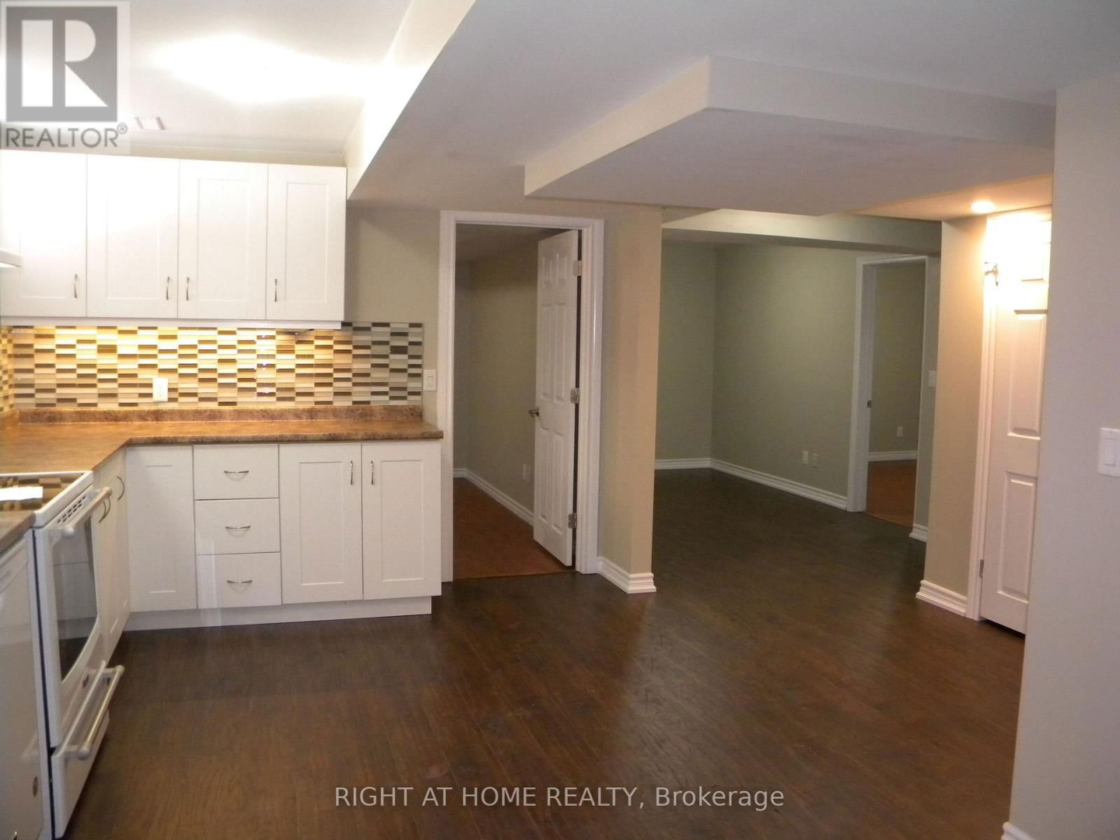 42 WESTMINSTER CIRCLE Image 20