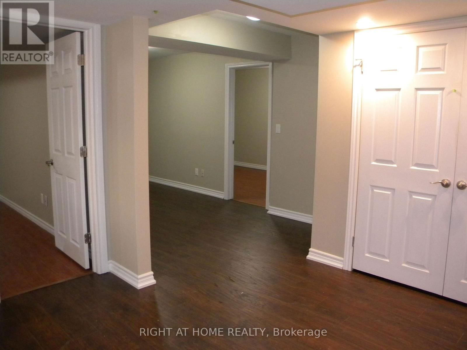 42 WESTMINSTER CIRCLE Image 22