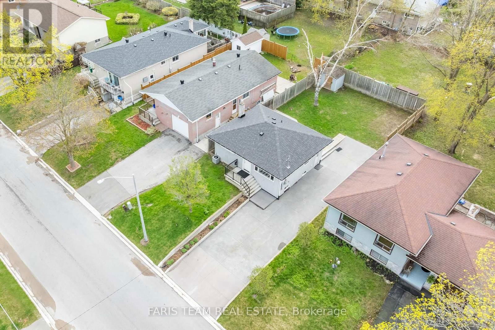 135 GUNN STREET Image 2