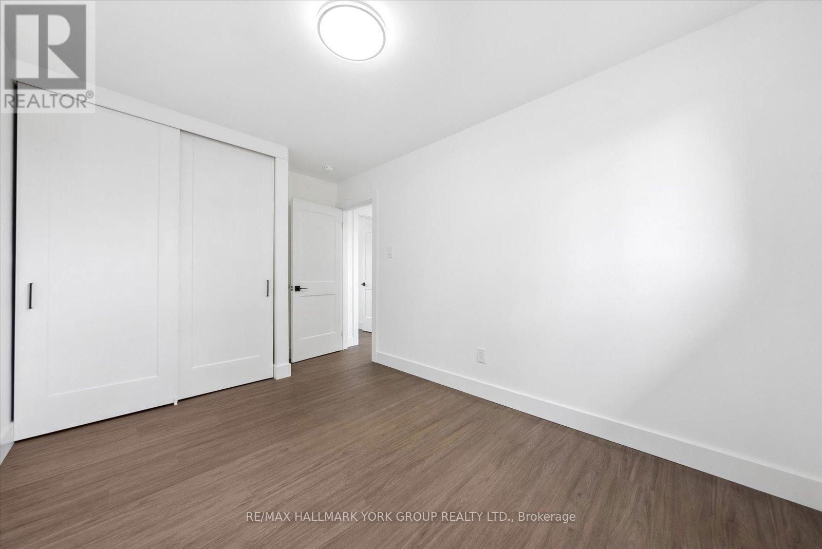 352 ANNE STREET NORTH Image 23