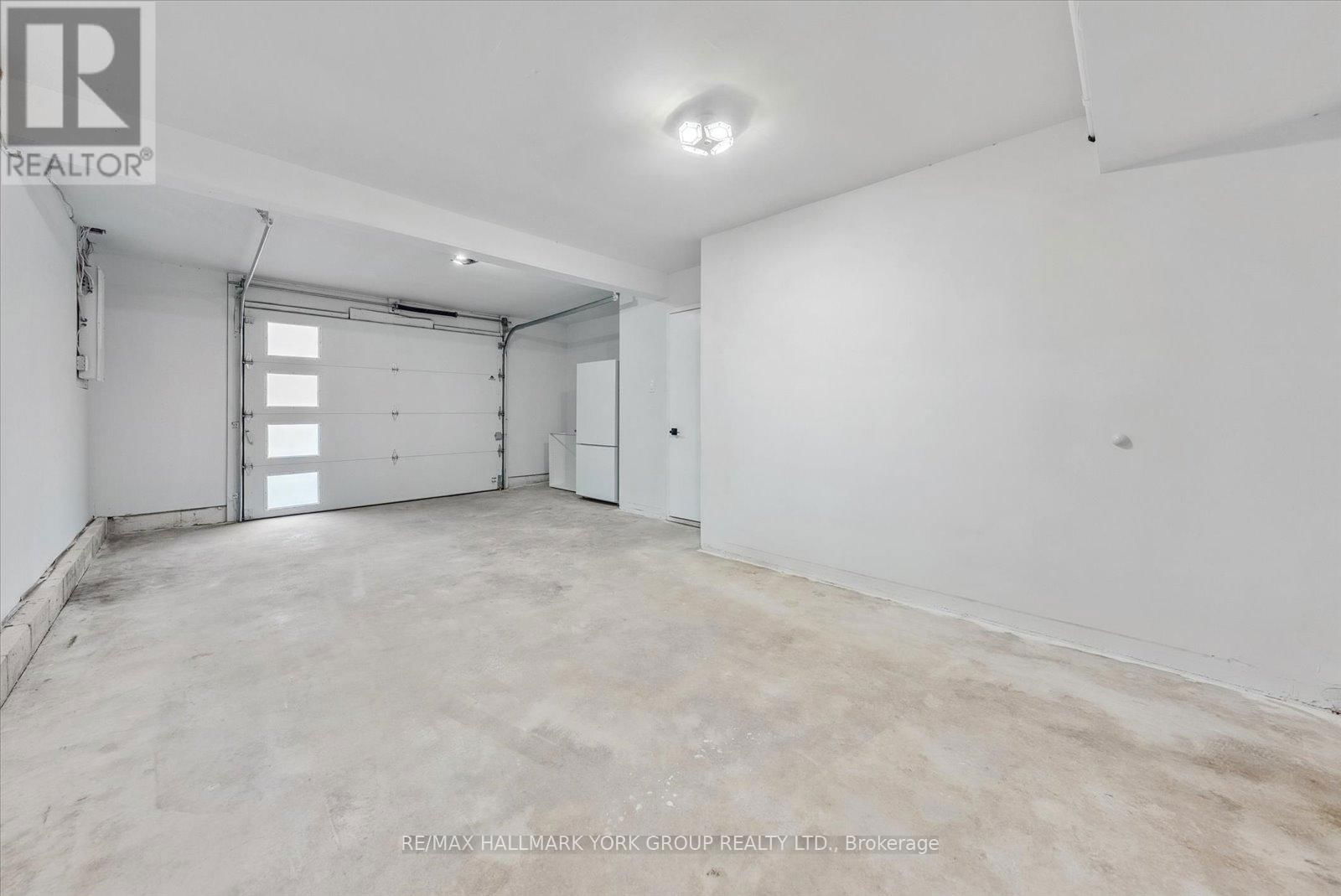 352 ANNE STREET NORTH Image 37