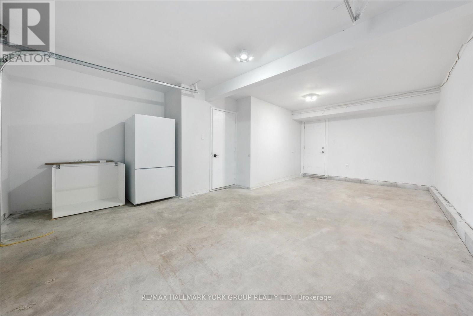 352 ANNE STREET NORTH Image 38