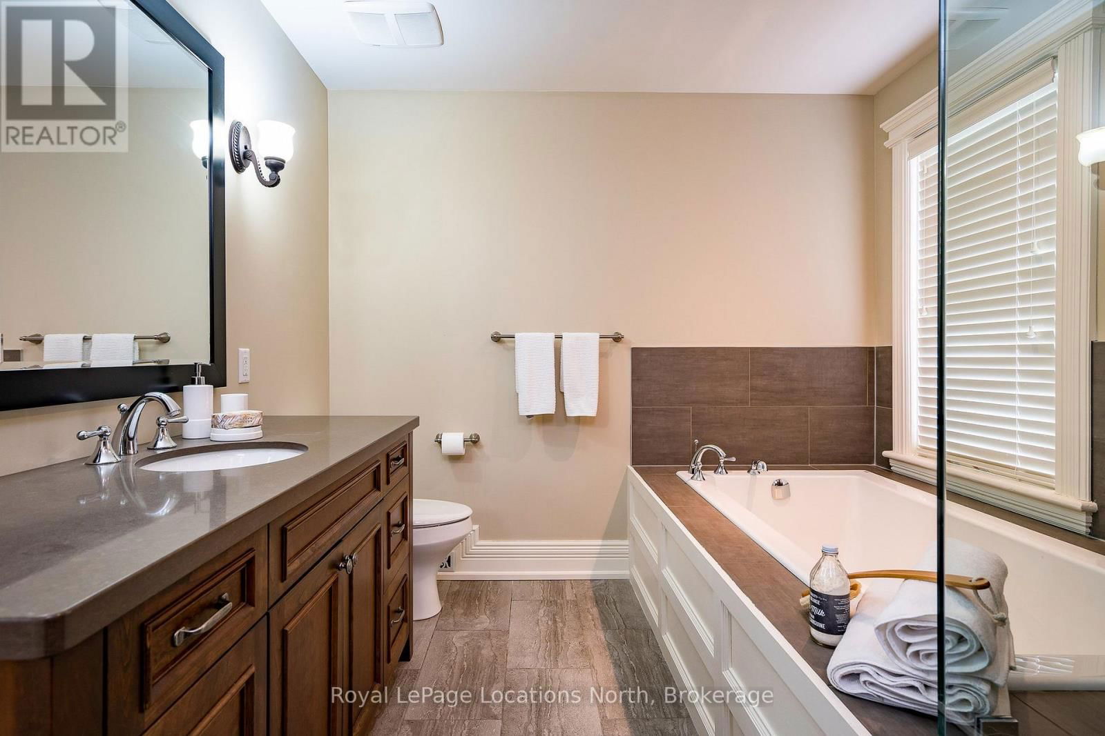 234 PINE STREET Image 26