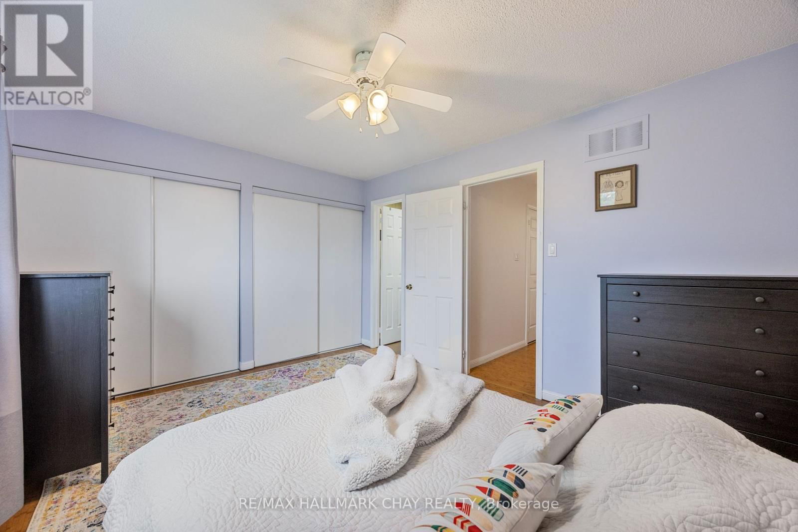 87 HAWTHORNE CRESCENT Image 16