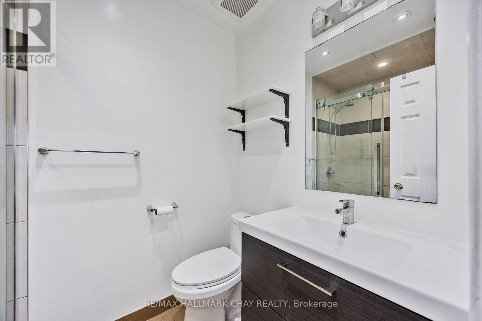 87 HAWTHORNE CRESCENT Image 17