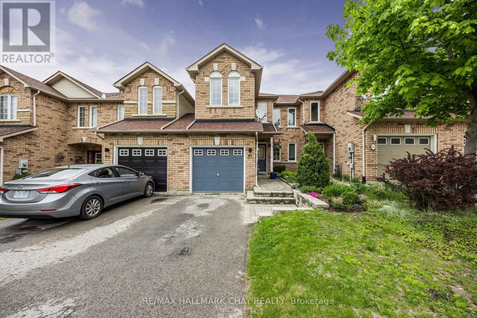 87 HAWTHORNE CRESCENT Image 2